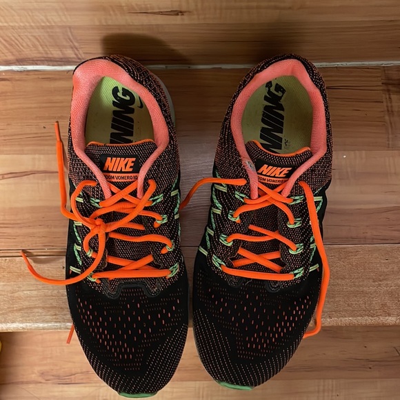 Nike running shoes - Picture 4 of 5